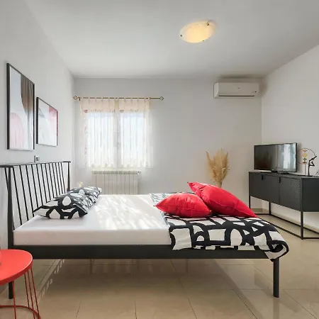 Debora By Interhome Holiday home Vodnjan