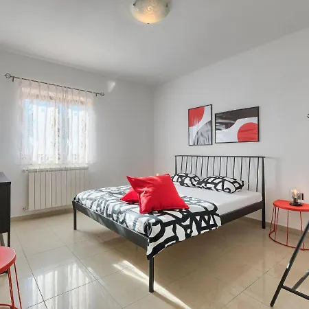 Holiday home Debora By Interhome *