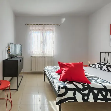 Debora By Interhome * Vodnjan