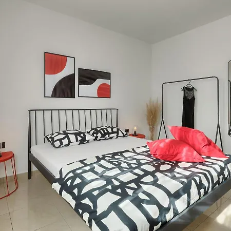 Debora By Interhome *